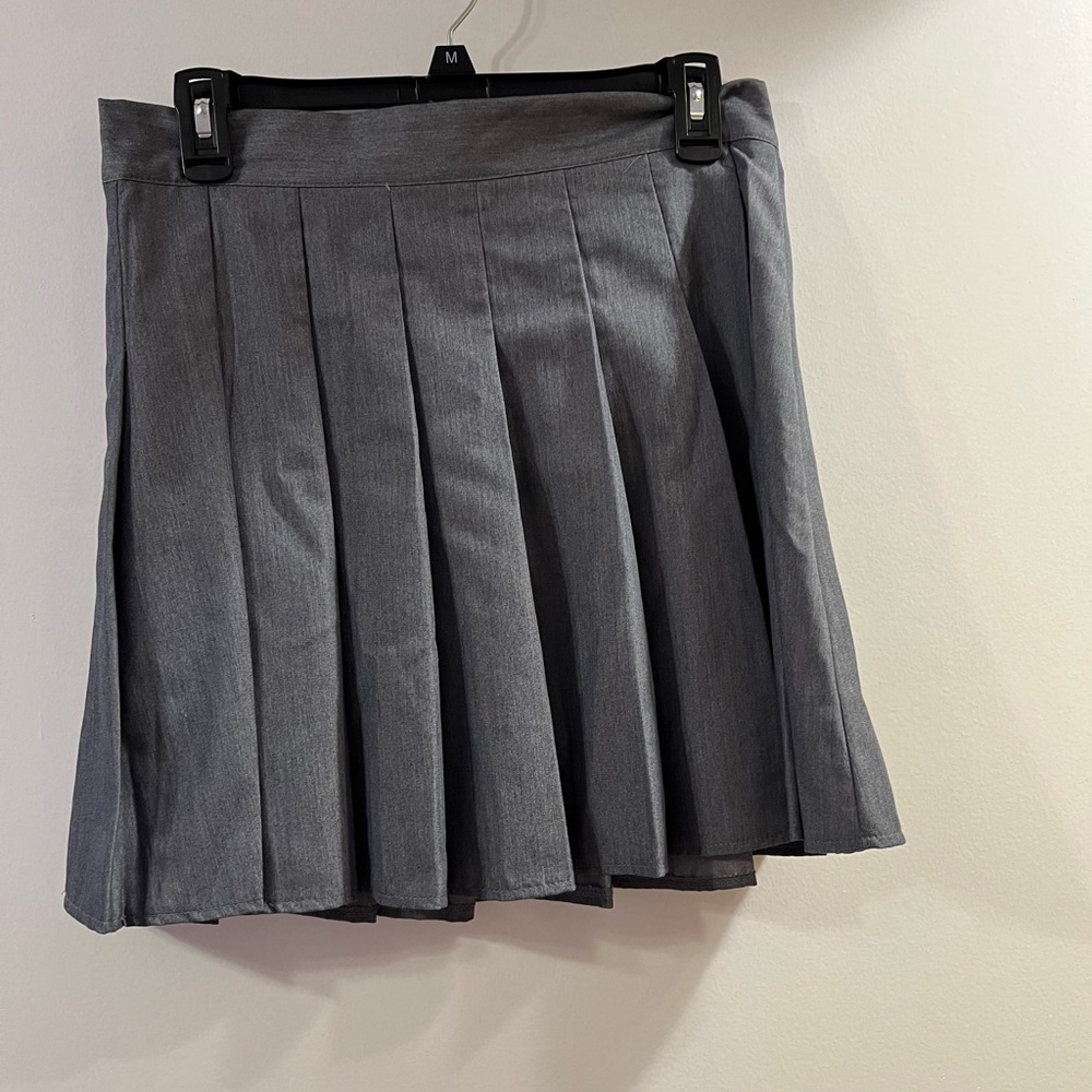Shein grey pleated skirt. Size L. EUC